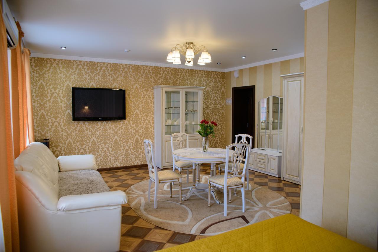 Hotel Hizhina Petropavlovsk Exterior photo